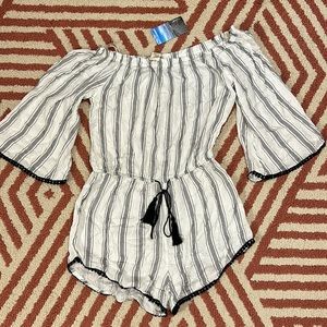 NWT 4 OCEAN LANE M short sleeve off shoulder, romper with tie in black and white